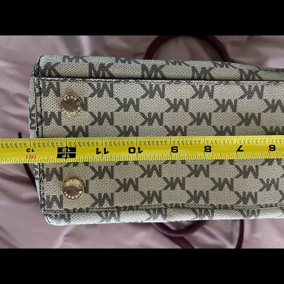 Michael Kors Lg Satchel - Picture 4 of 5